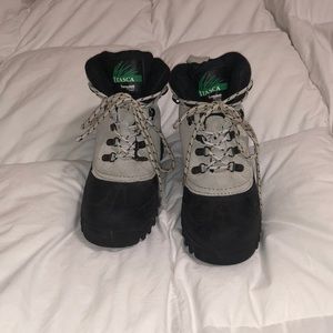 Itasca insulated hiking boots.